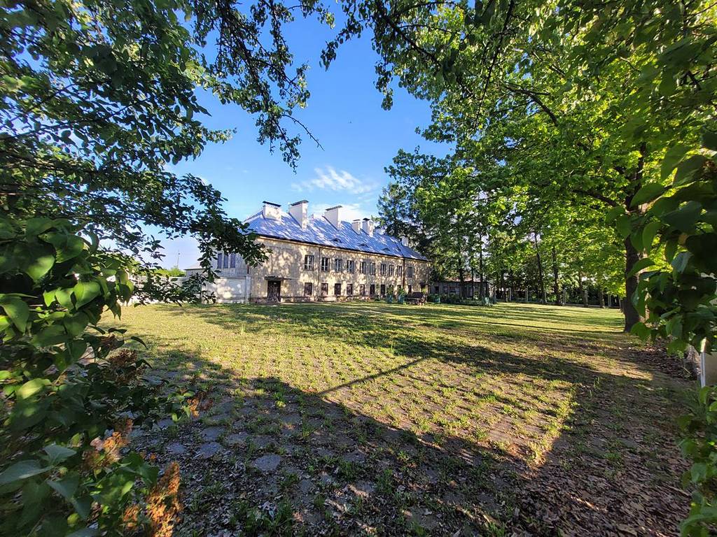 Lokal usługowy na sprzedaż, 5600 m², Wypychów - zdjęcie 1