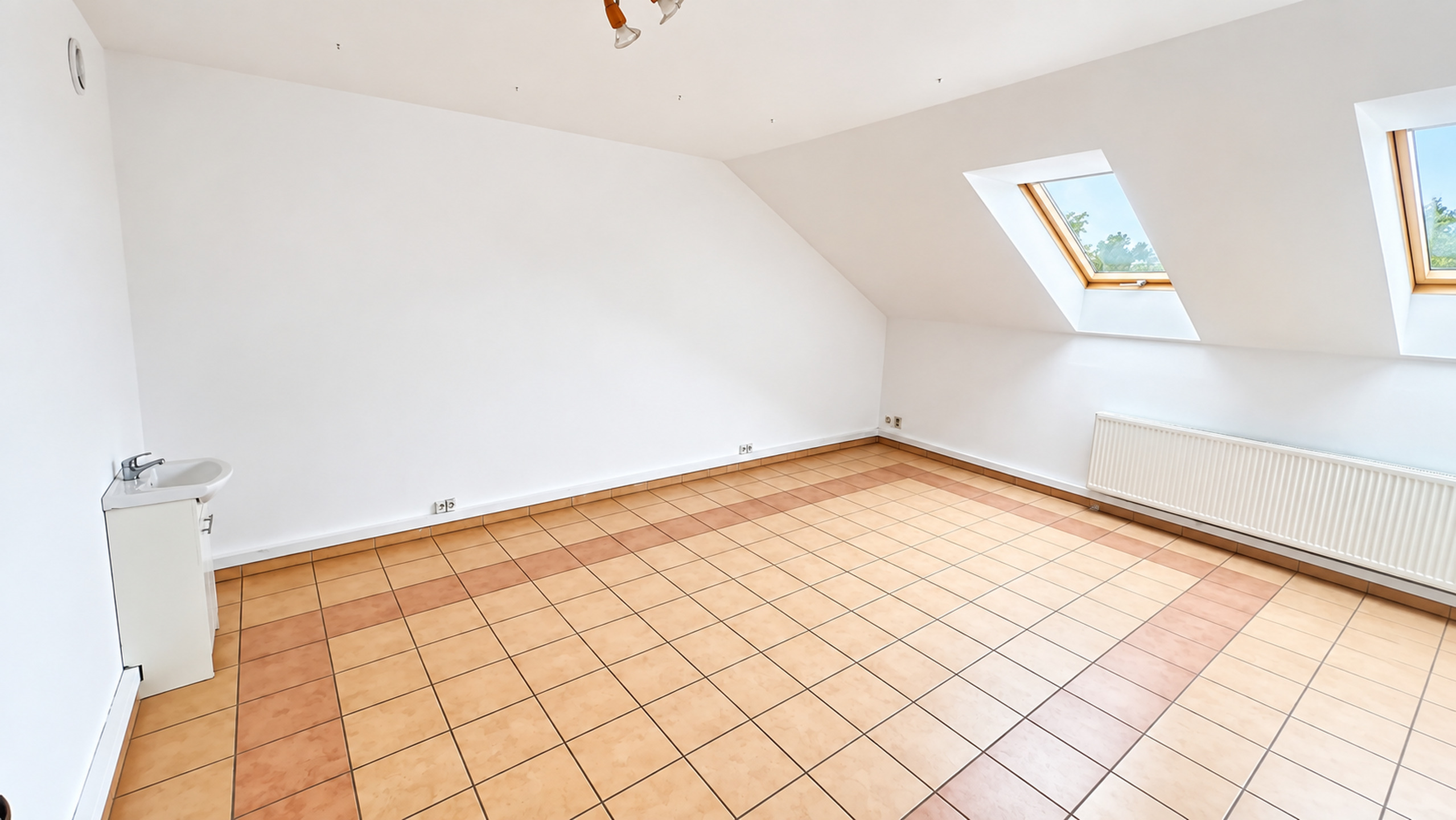 Lokal usługowy 120 m² po podłodze - 4 pomieszczenia, 2 łazienki, parking - zdjęcie 5