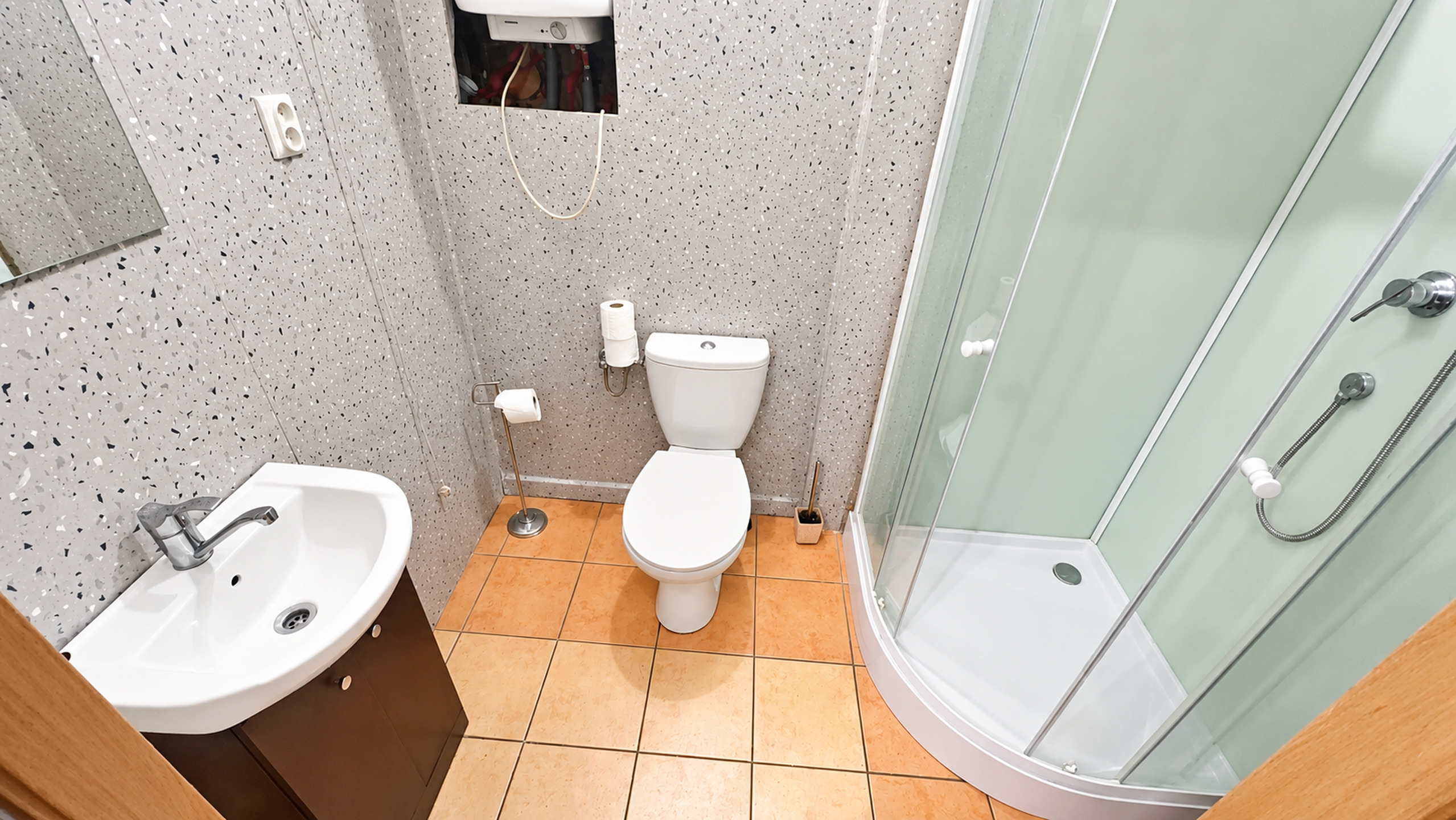 Lokal usługowy 120 m² po podłodze - 4 pomieszczenia, 2 łazienki, parking - zdjęcie 8