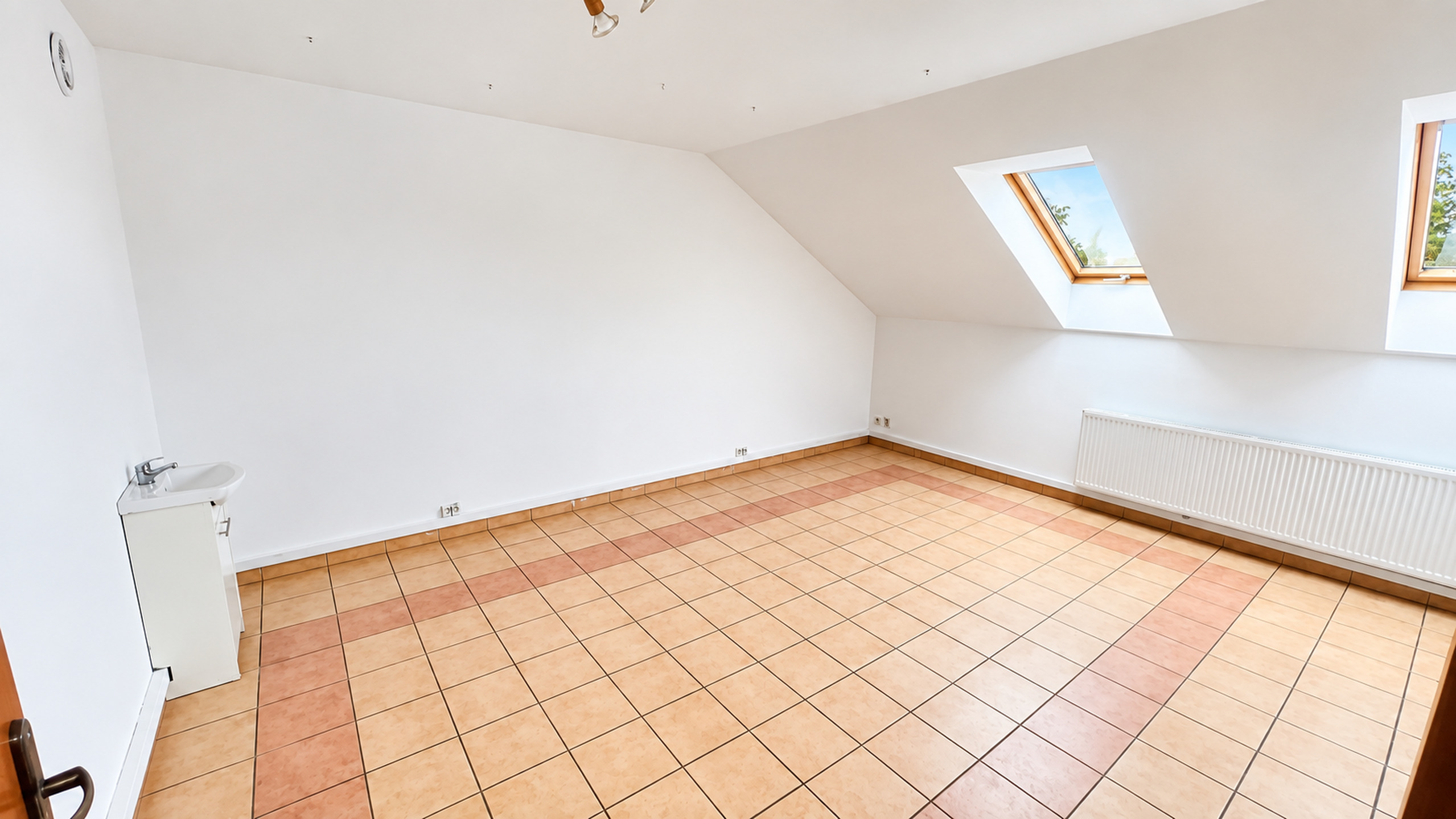 Lokal usługowy 120 m² po podłodze - 4 pomieszczenia, 2 łazienki, parking - zdjęcie 7