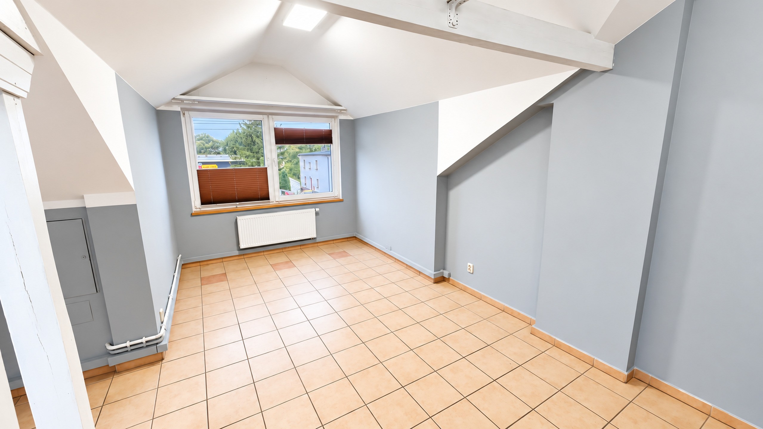 Lokal usługowy 120 m² po podłodze - 4 pomieszczenia, 2 łazienki, parking - zdjęcie 9
