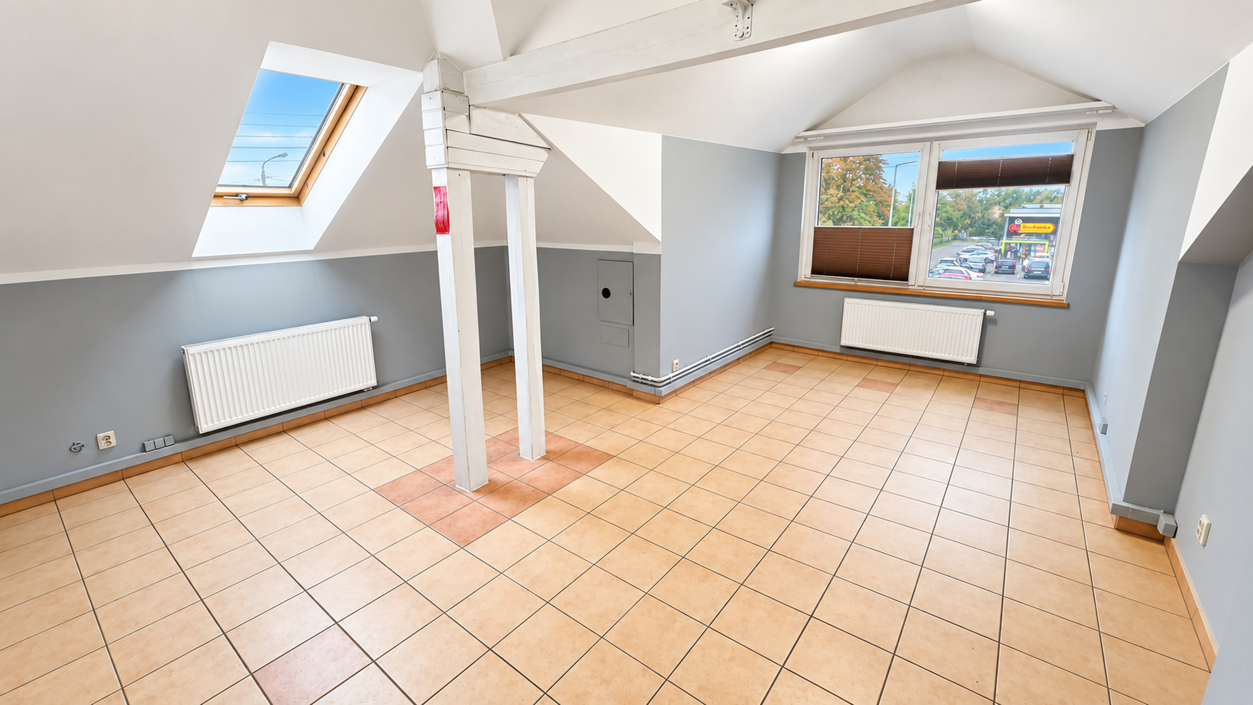 Lokal usługowy 120 m² po podłodze - 4 pomieszczenia, 2 łazienki, parking - zdjęcie 2