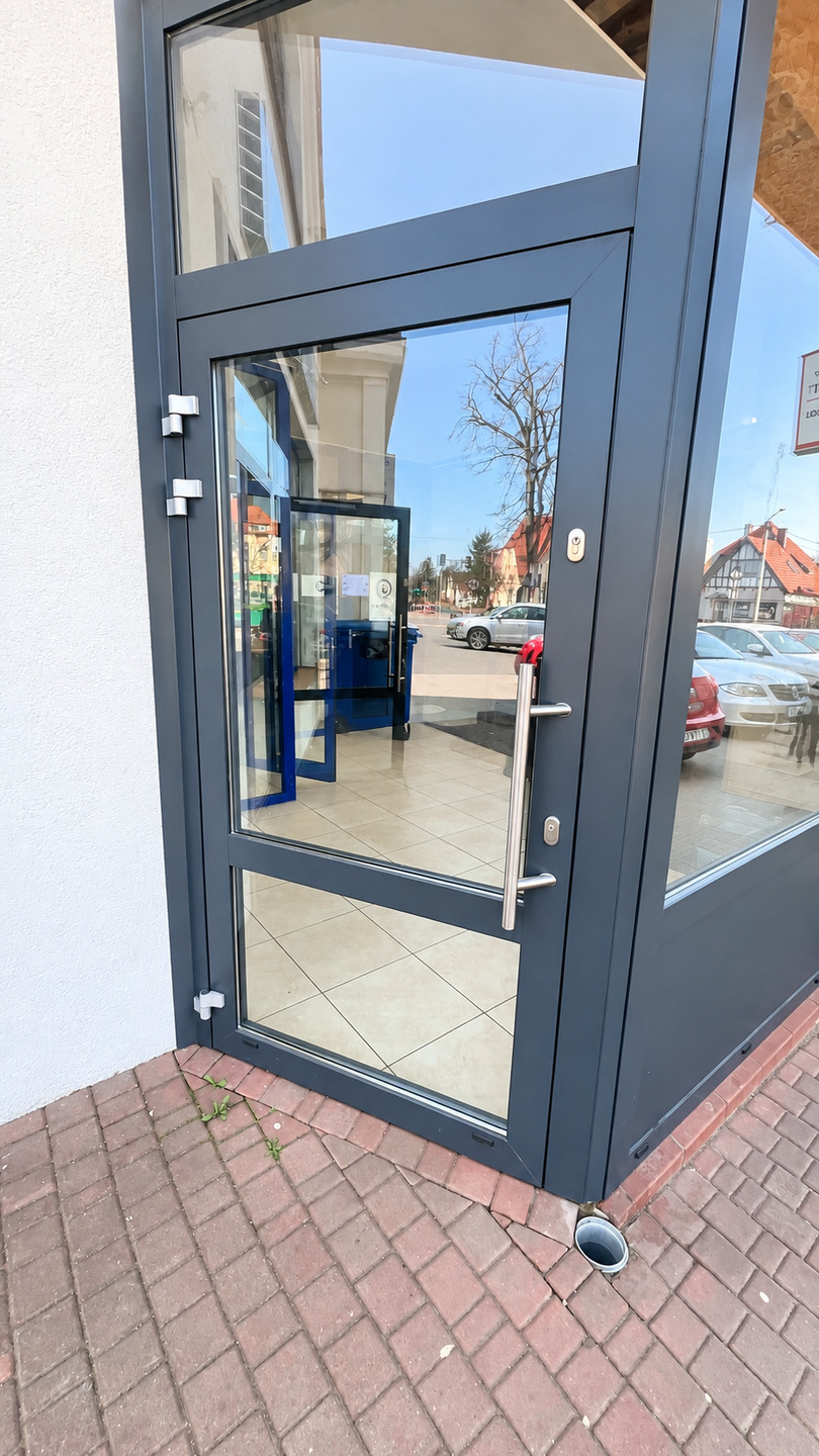 Lokal w centrum Lubonia 35 m2 + andtresola - zdjęcie 9