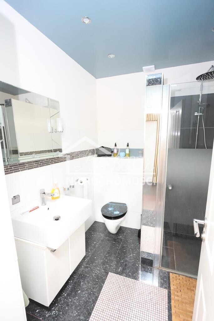 Mieszkanie 55&nbsp;m², Unin - zdjęcie 17