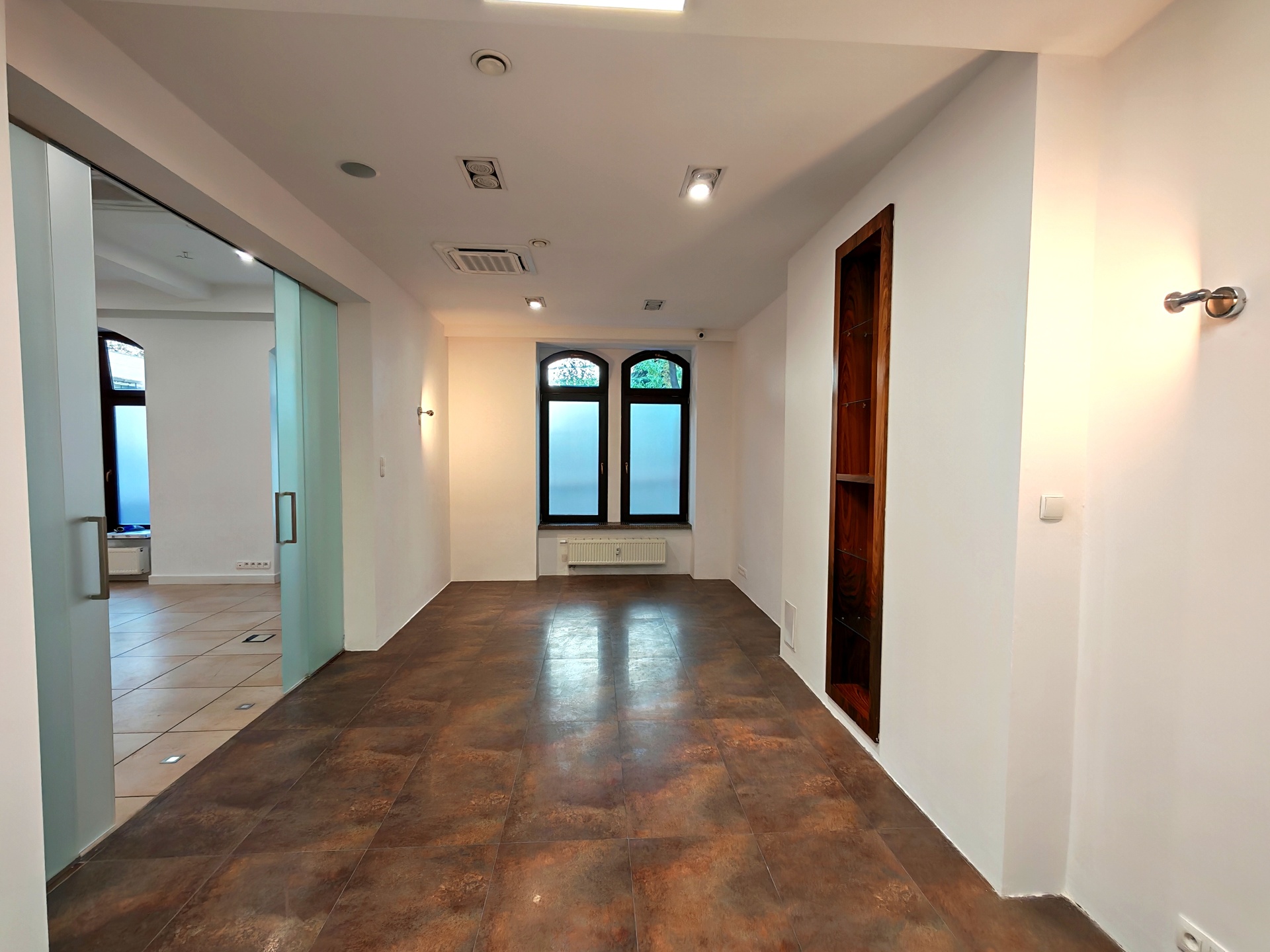 Centrum Wrocławia! Lokal 140 m² z Parkingiem | Wykończony LUX| 0% Prowizji - zdjęcie 3