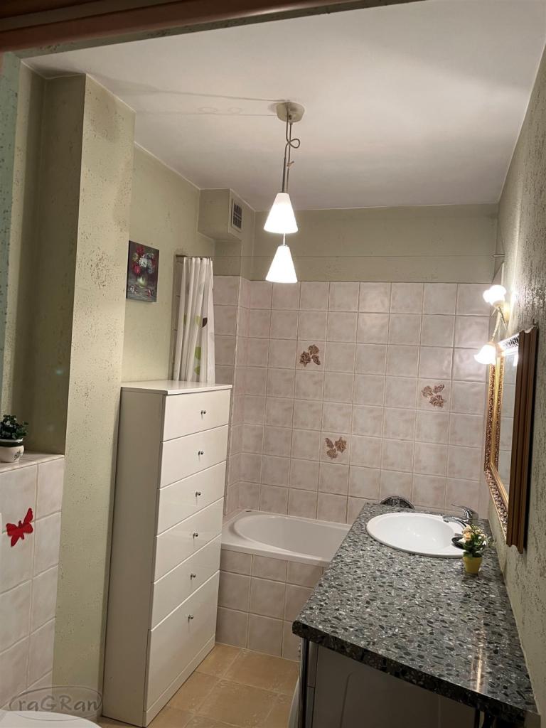 Przytulne mieszkanie z balkonem i garażem - zdjęcie 4