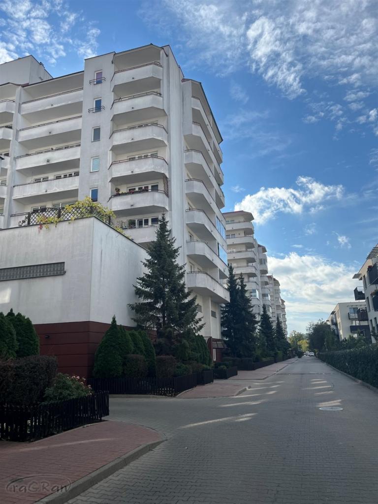 Przytulne mieszkanie z balkonem i garażem - zdjęcie 9