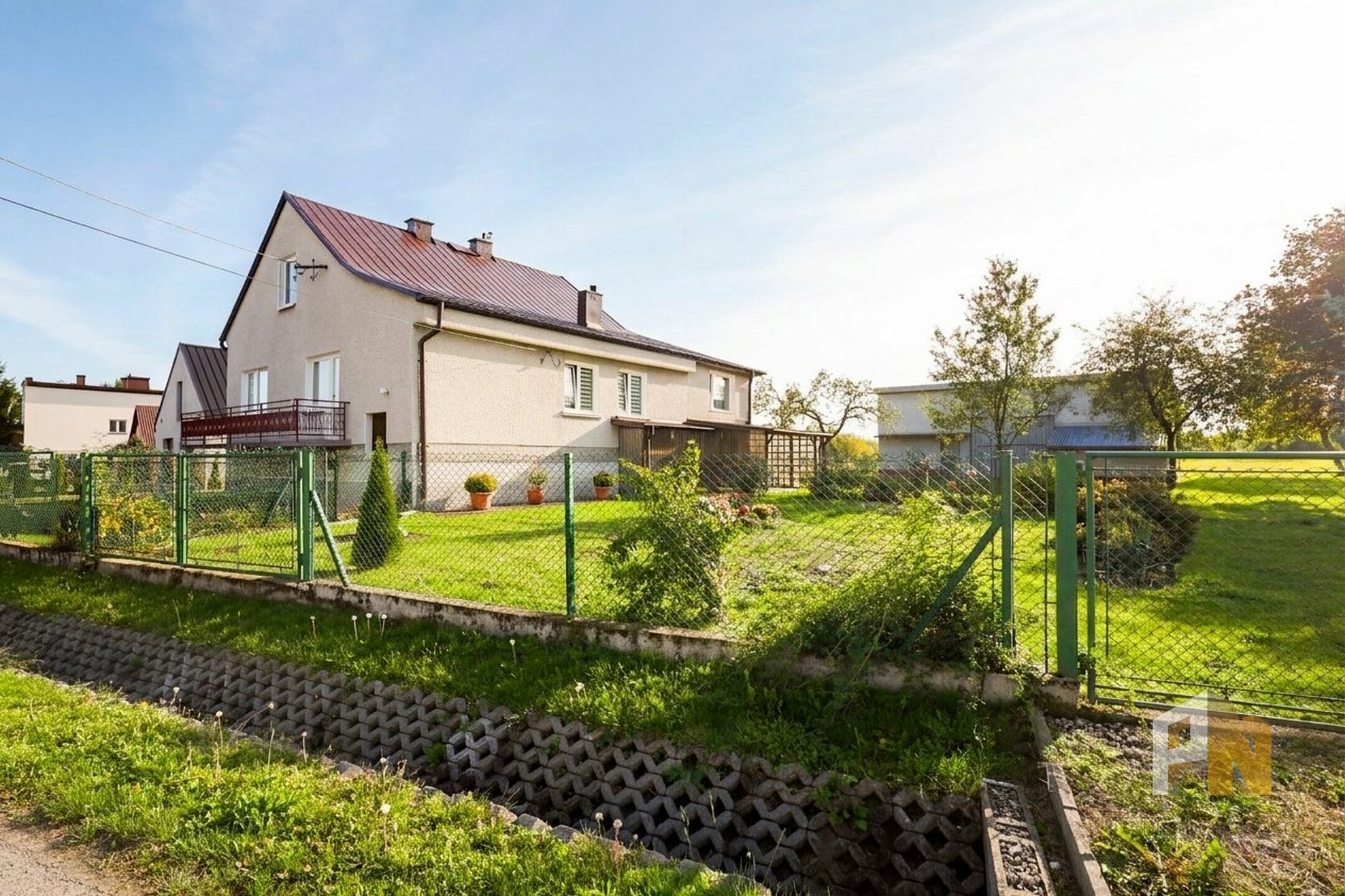 Dom 120 m2, z zabudowaniami i dużą działką - zdjęcie 2