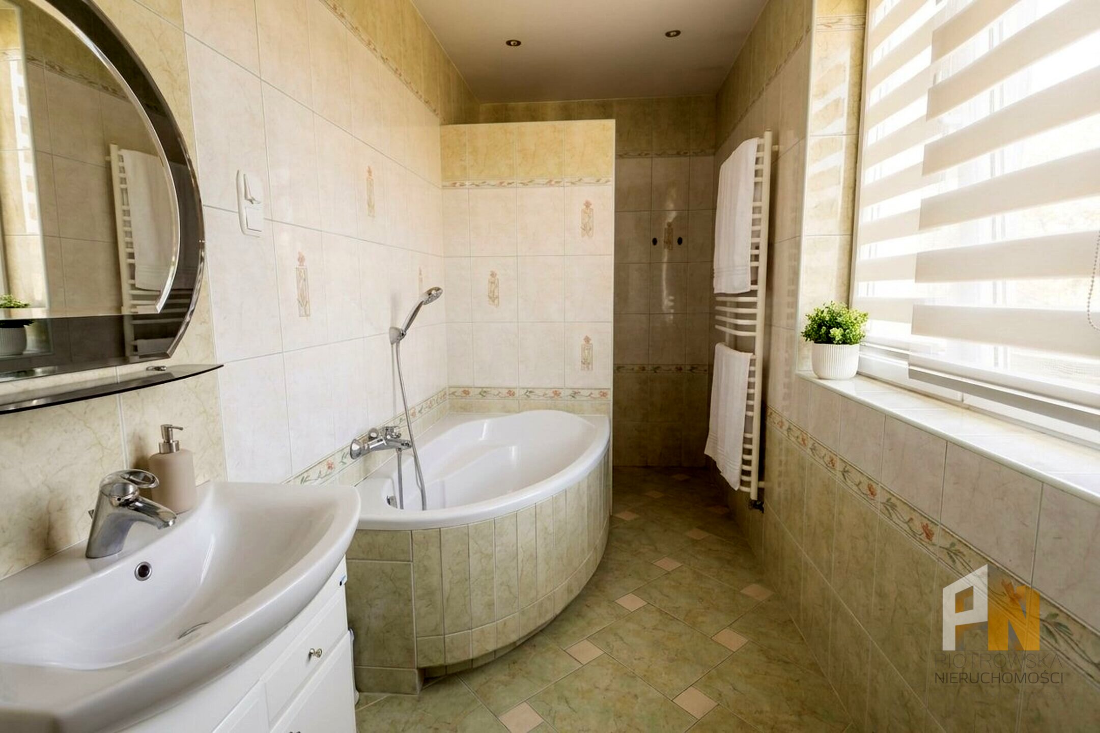 Dom 120 m2, z zabudowaniami i dużą działką - zdjęcie 12