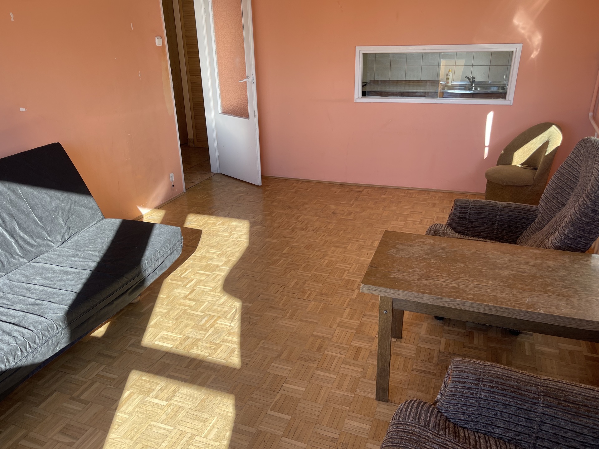 Do sprzedaży mieszkanie 3-pokojowe 57 m2, balkon, widna kuchnia, X piętro, do remontu-Warszawa-Sadyba-ul.Konstancińska - zdjęcie 2