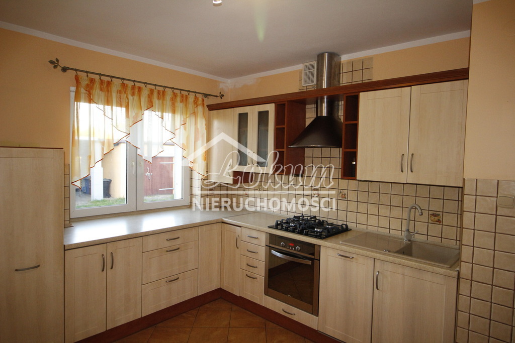 Mieszkanie 54,9&nbsp;m², Biały Bór, Dworcowa - zdjęcie 2