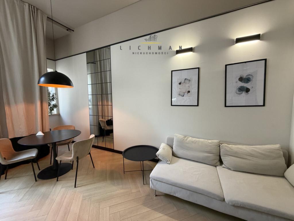 3 pokojowy apartament w stylowej kamienicy Centrum - zdjęcie 4