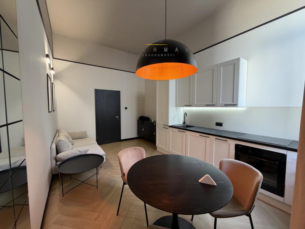 3 pokojowy apartament w stylowej kamienicy Centrum - zdjęcie 1