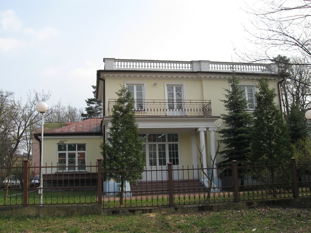 Lokal usługowy na sprzedaż, 306 m², Pionki, Spokojna - zdjęcie 2